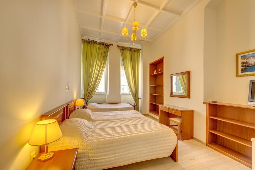 Hotel Halaris Ermoupoli Habitación foto